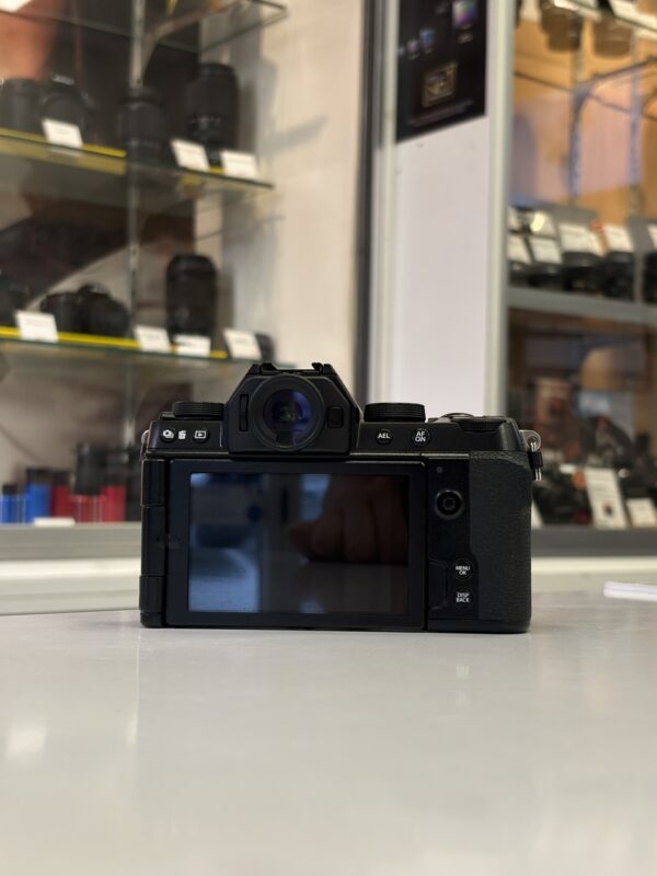 FUJIFILM X-S10 (24012) – Image 2