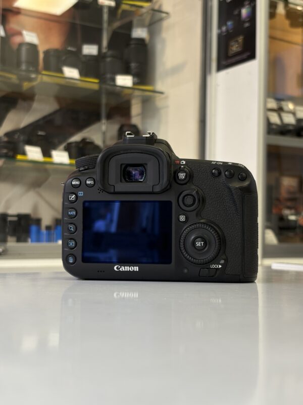 CANON 7D II (22186) – Image 2