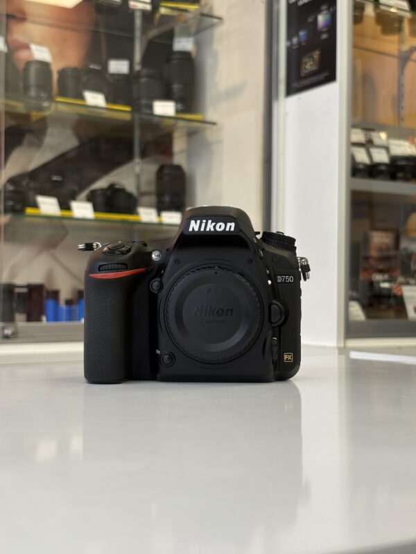 NIKON D750 (24761)