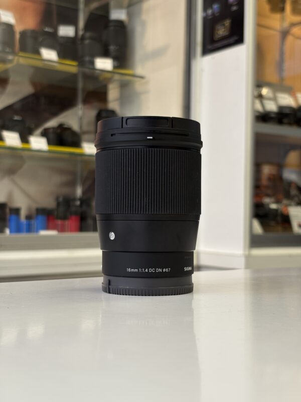 Sigma 16mm f/1.4 DC DN Contemporary Sony E