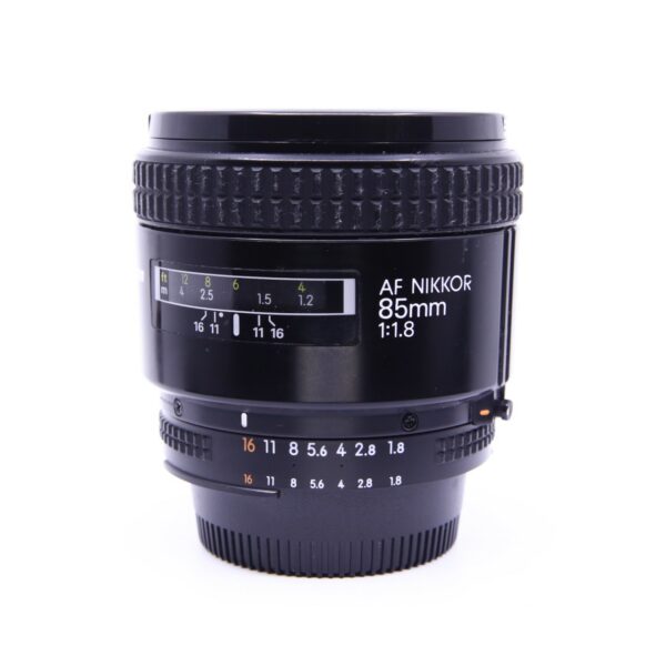 NIKON AF-D 85 mm f/1,8