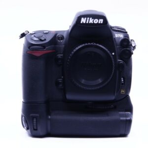 NIKON D 700 NU - GRIP MBD 10 (D300-S-D700) + BOITE