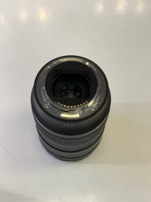 SIGMA 28-70 F/2.8 DG (24850) – Image 3