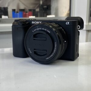 Sony A6400 + 16-50mm f/3.5-5.6 OSS (25087)