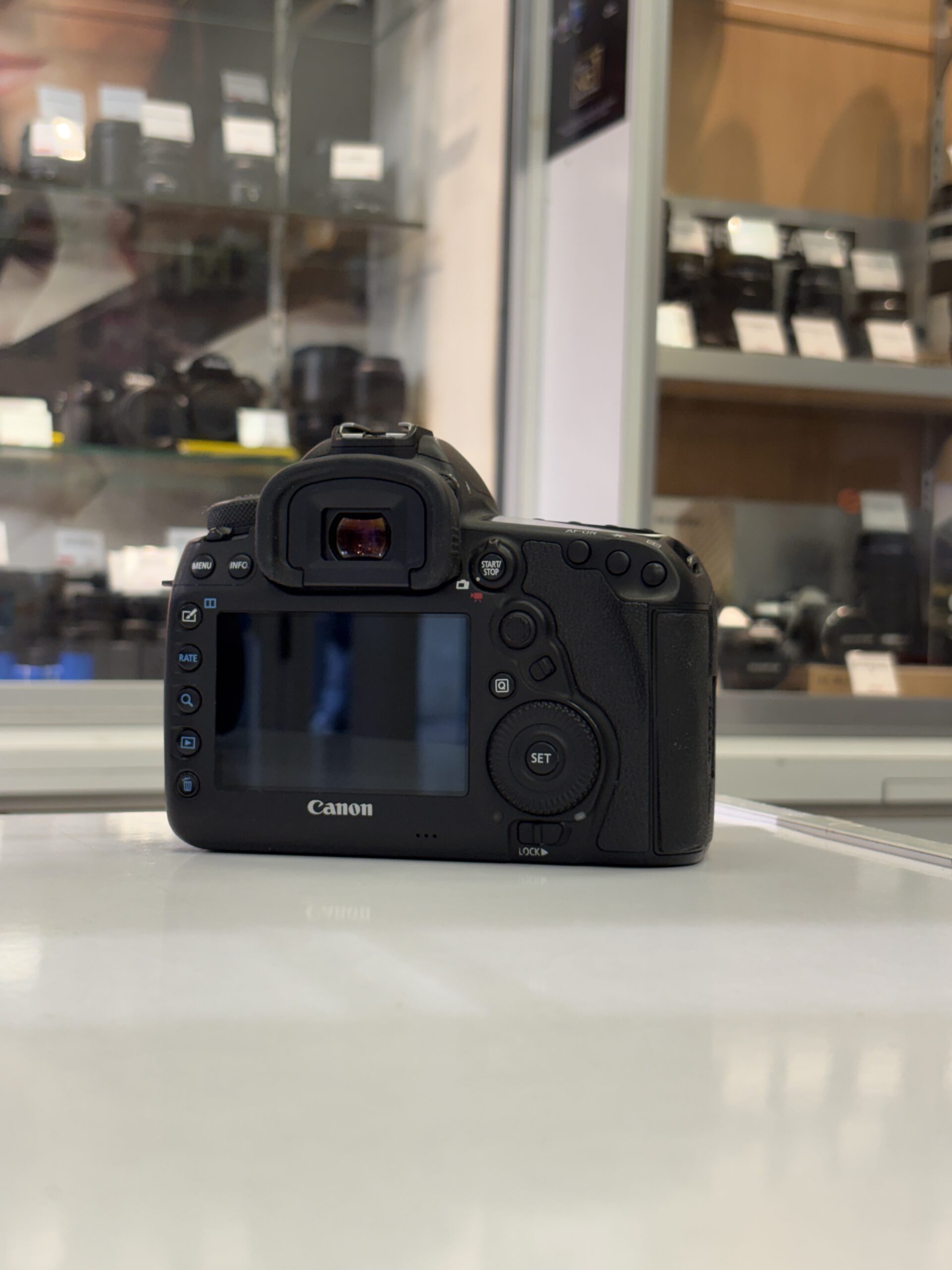 Canon EOS 5D Mark IV (25629) – Image 2