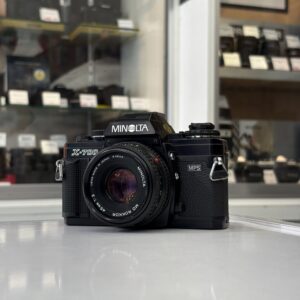 Minolta X-700 + 45 mm f/2 (24543)