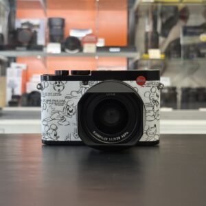 Leica Q2 Disney – Édition limitée "100 Years of Wonder" (25810)