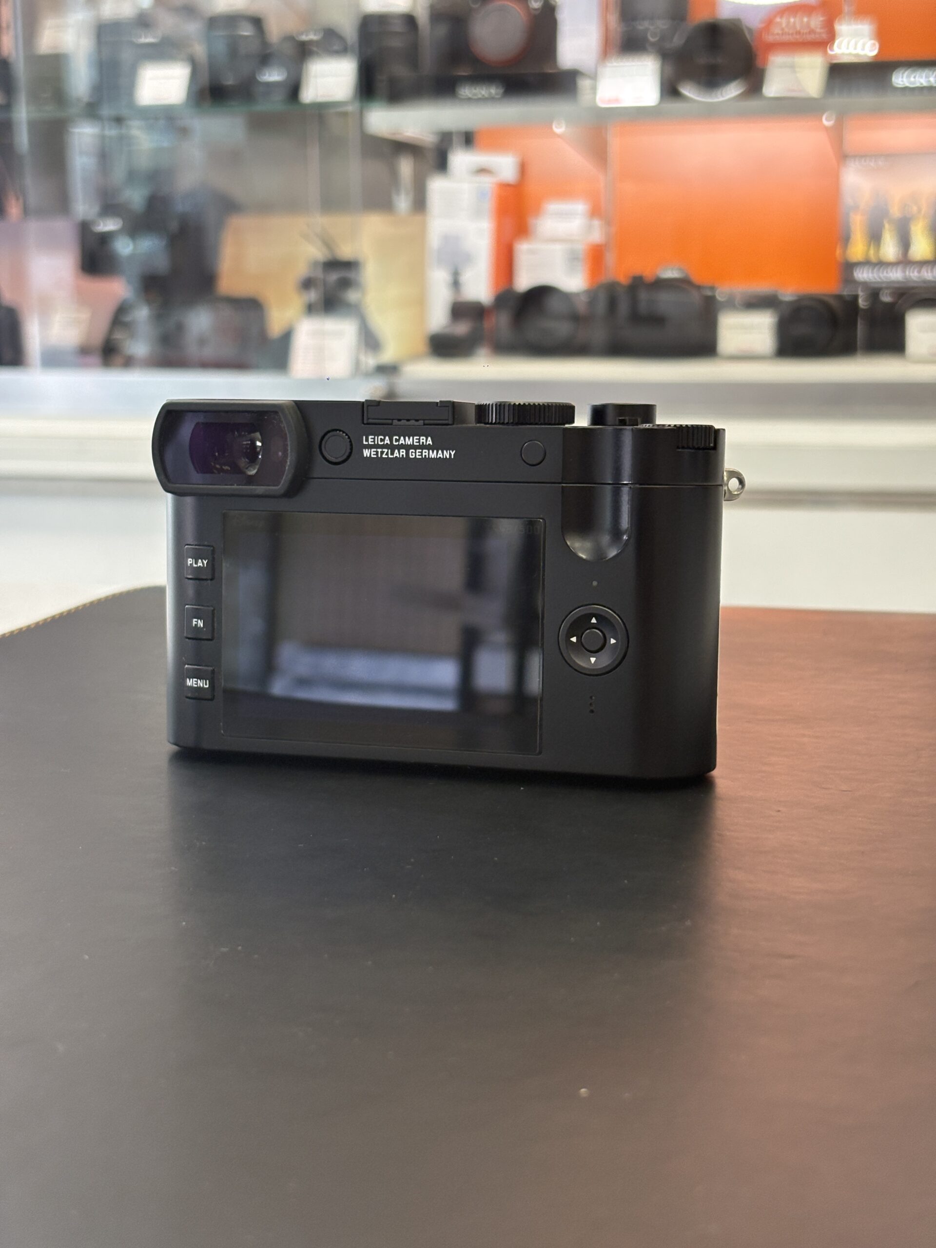 Leica Q2 Disney – Édition limitée "100 Years of Wonder" (25810) – Image 2