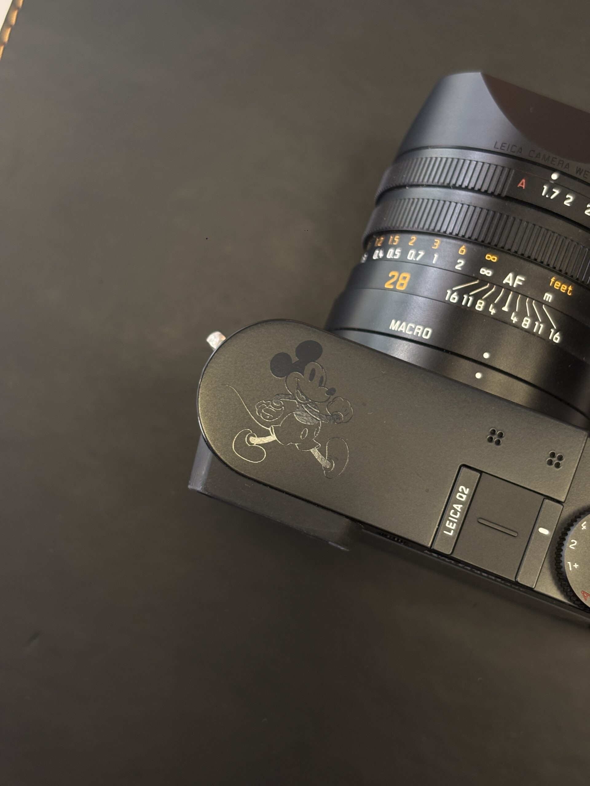 Leica Q2 Disney – Édition limitée "100 Years of Wonder" (25810) – Image 4
