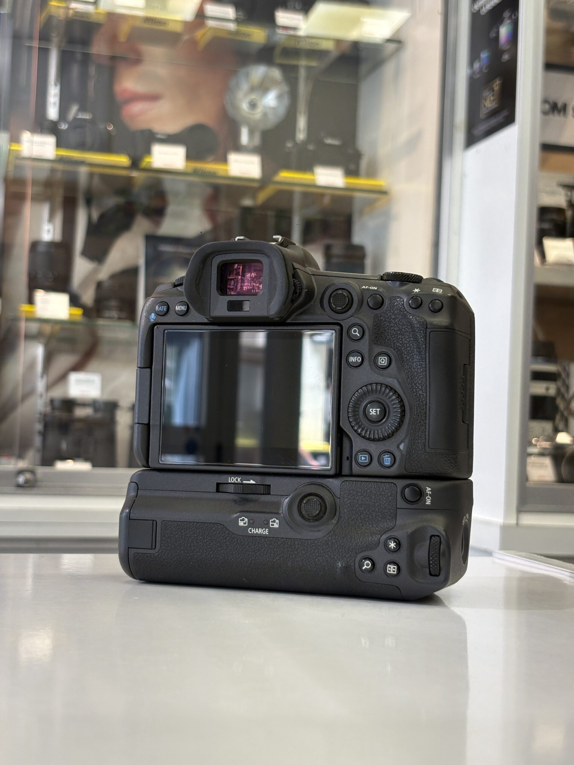 Canon EOS R5 + BG-R10 (26305) – Image 2